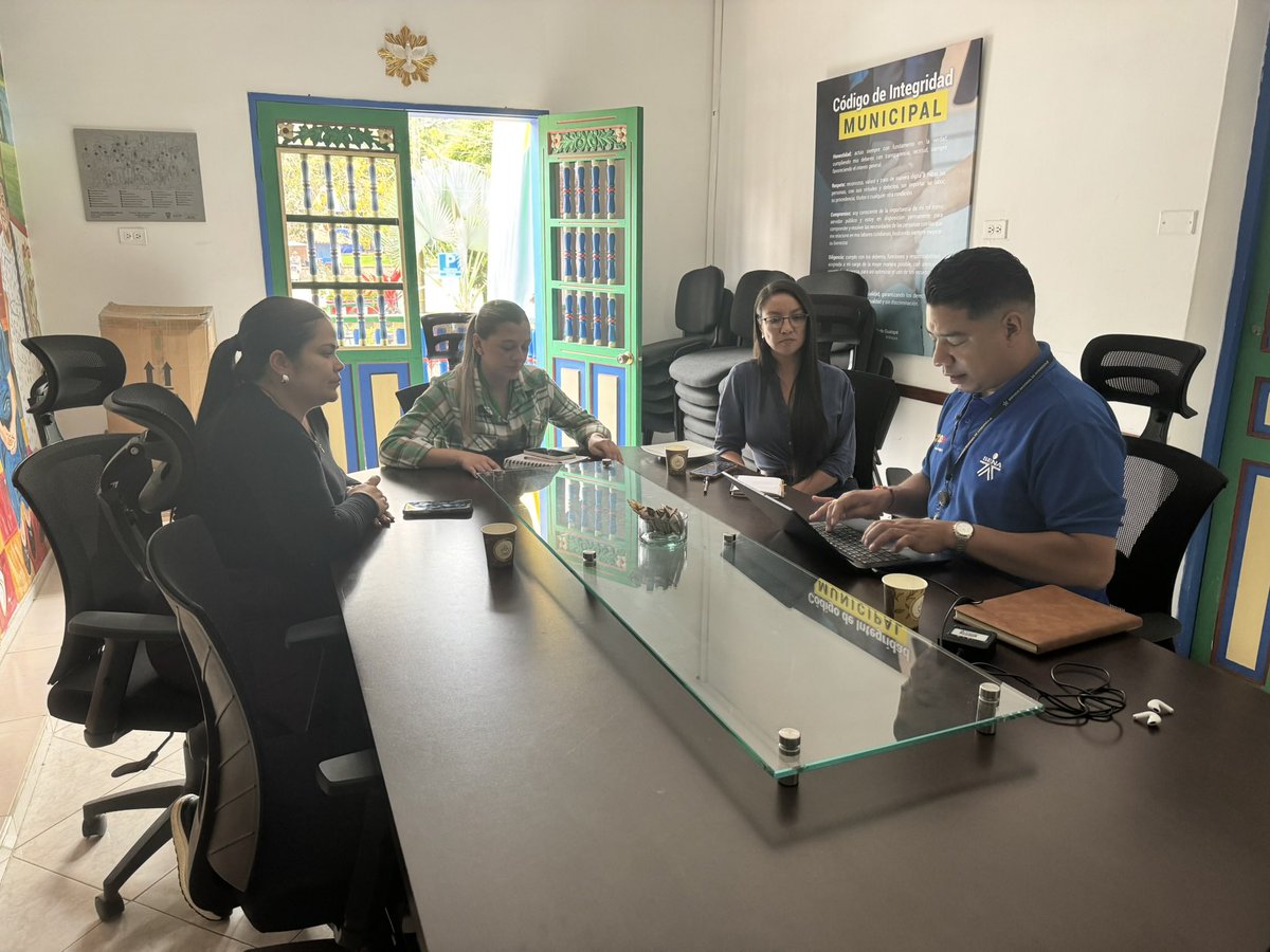 reysbs_c28's tweet photo. Trabajo interinstitucional por la Empleabilidad en la alcaldía dé Guatapé. #SomosSENA https://t.co/BoCVkMAyBY