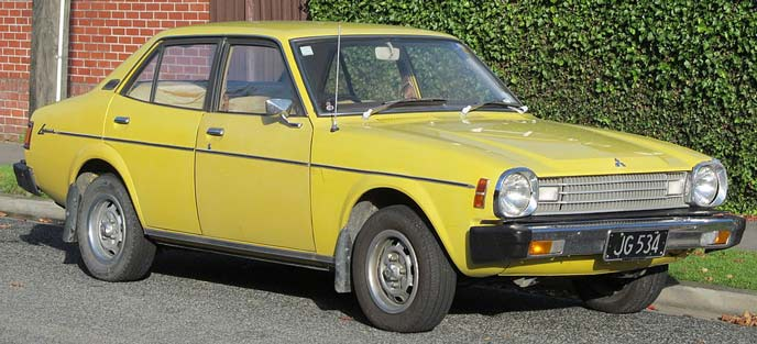 cobby_jp's tweet photo. ランサー（1973〜1979）
「槍騎士」を意味する名を持つ小型乗用車。1.2L/1.4L/1.6Lの低公害エンジンが国際的にも高く評価され、ファミリー層にも幅広く普及した。なかでもホットモデルの「1600GSR」は、初出場となった1974年の第22回サファリラリーで優勝・3位まで独占という快挙を達成。COBBY https://t.co/H7AVXyK2gP