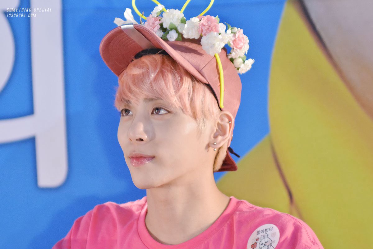 ilovejhfiles's tweet photo. 160603 #jonghyun #종현 ♡ https://t.co/8AIE3Md24D