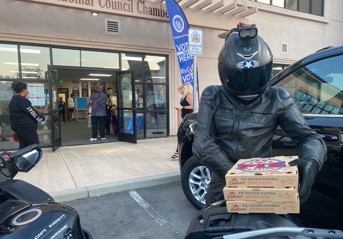 PyroErogenizer's tweet photo. Always find a way to tell your workers thank you. https://t.co/VlOfZW9sKO