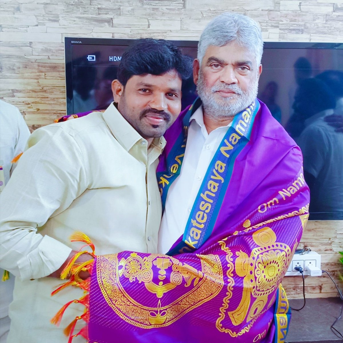 UppulaDayakar's tweet photo. తెలంగాణ శాసనసభ సభాపతి
@GpkOfficial_ సార్ కి 
హృదయపూర్వక జన్మదిన శుభాకాంక్షలు https://t.co/kbrNz0yu9J