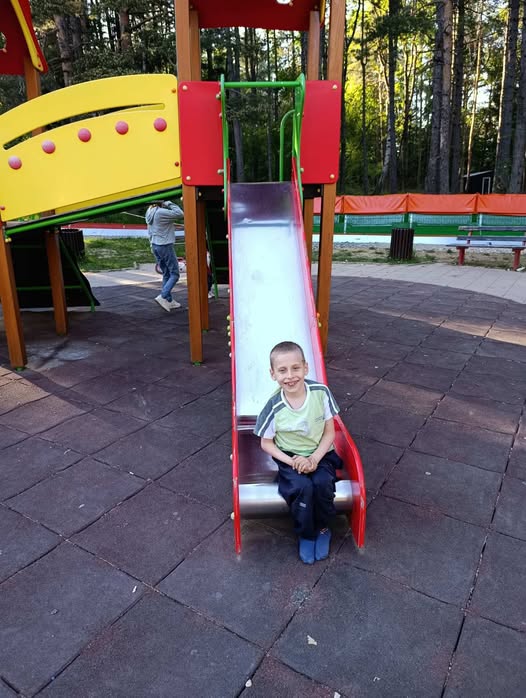 ZSerija's tweet photo. Molim vas, PODELITE OVAJ POST! Vama je to pola sekunde vašeg vremena, a Jakovu šansa da pobedi bolest i napravi svoj prvi samostalni korak!              
86 na 2407 za Jakova. https://t.co/KG9lko1BKM