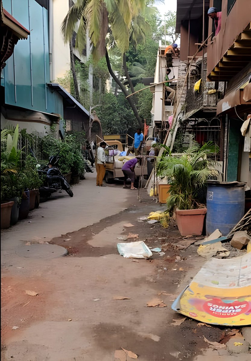 pst604's tweet photo. Way to our society navyug
St anthony road, kadamwadi,,  santacruz east
I wonder what will happen if there is fire in our soc
like new Delhi yesterday. Large population of senior citizens. God save us
https://t.co/iS2m7ZoCdO https://t.co/lKWxCApAvH