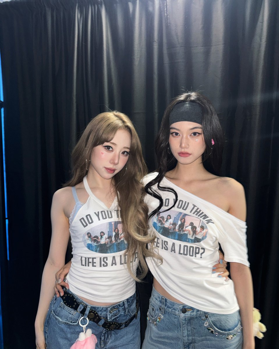 ioiuaena's tweet photo. —🍦260604 #아이오아이 #IOI 

yeonjung instagram update with somi and doyeon 🐻📸 

#YooYeonjung #JeonSomi #KimDoyeon https://t.co/edy43wUEm7