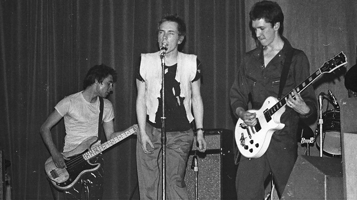 PunkRockStory's tweet photo. 50 years ago today
The Sex Pistols appeared at The Lesser Free Trade Hall, Manchester. The now legendary night is regarded as a catalyst to the punk rock movement. In the audience were Morrissey, Bernard Sumner, Peter Hook & Mark E Smith

#punk #50years #sexpistols #punkrockhistory #otd