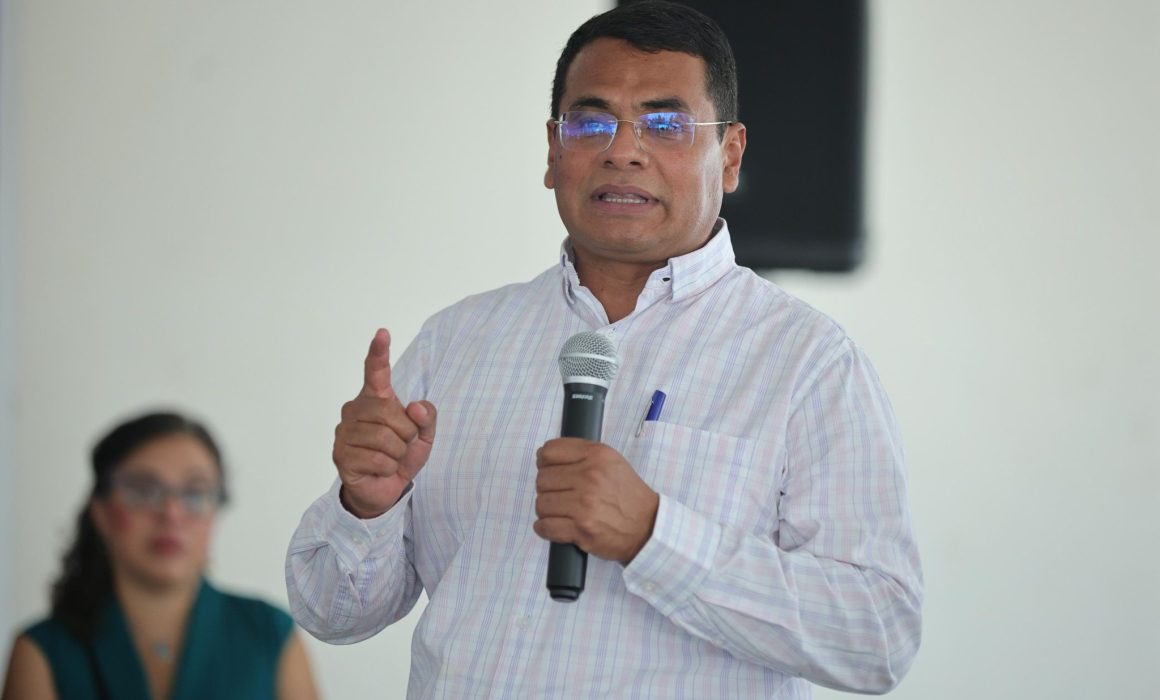 LineaTabasco's tweet photo. #ÚltimoMomento 🚨

🔹 Jesús Selván García informó que decidió retirar la renuncia que había presentado previamente, por lo que continuará al frente de la dirigencia de Morena en Tabasco. https://t.co/Q4BjwCzIeC