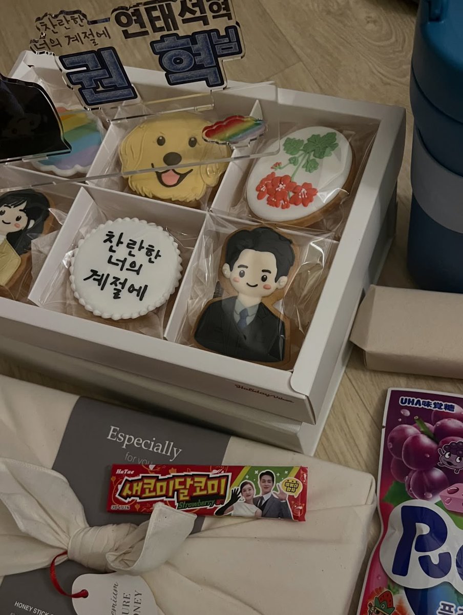 Angbyahera's tweet photo. InYourRadiantSeason commentary filming crumbs courtesy of Kwon Hyuk ✨
Can the Blu-ray release come any sooner? 

#찬란한너의계절에 https://t.co/S9Yp9JycNr