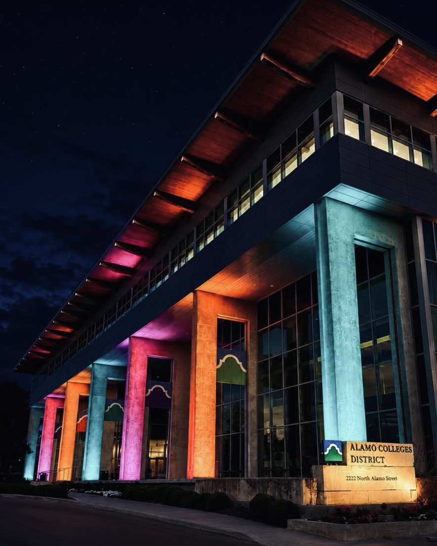 AlamoColleges1's tweet photo. Tonight, the ACCESS building remains lit in support of the Spurs.

Like the rest of our city, we’re proud to stand behind them as they continue their pursuit of another championship.

On to Game 2. Go Spurs Go.

#PorVida #RaceForSeis https://t.co/vyEF8Tjr97
