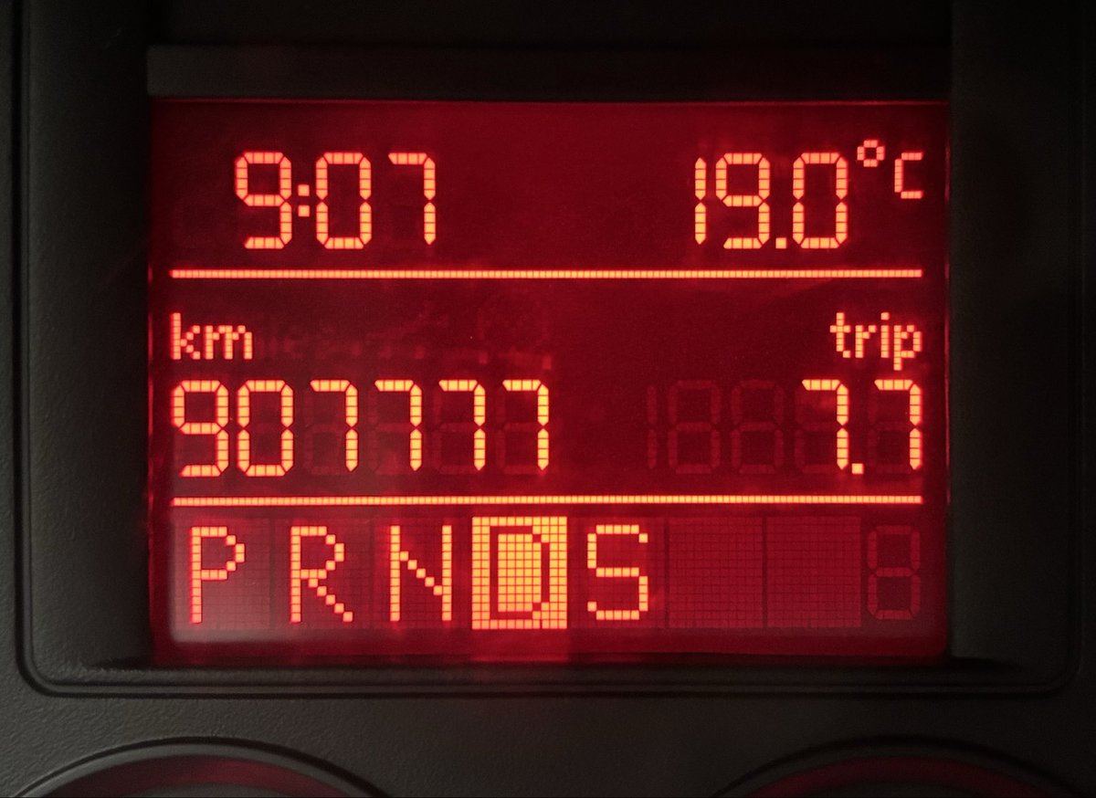 ExtraLars's tweet photo. Your wish is my command.😊
@Oilers4Evr 
@VW @VWcanada 

#OdometerUpdate #LarsOdometer https://t.co/hMBwEv8DEp
