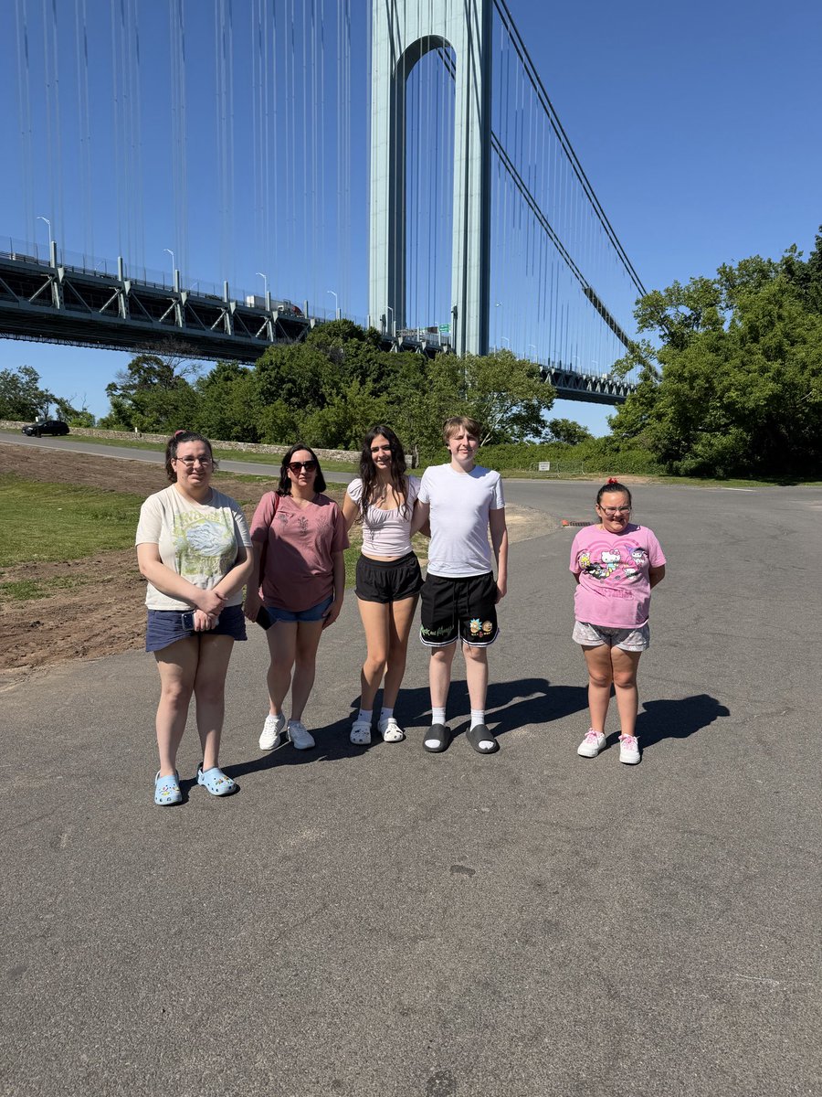 gordonnr's tweet photo. Words can not express the enjoyment I feel being on vacation and around family and eating good food in New York. I just had a home cooked meal with my 89 year old Father in law. Also hit the zoo and looked at a bridge to Brooklyn. It was a good day. ❤️ @dawnandgirls https://t.co/KcHpB5i0y7