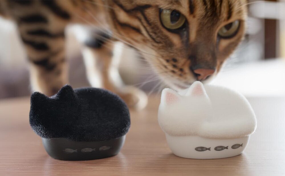 fashionpressnet's tweet photo. “お昼寝猫”の完全ワイヤレスイヤホンがふわふわ毛並みver.に「みゃー」と鳴く猫声アナウンスも - https://t.co/kev79qbGsQ https://t.co/6sgBss6do9