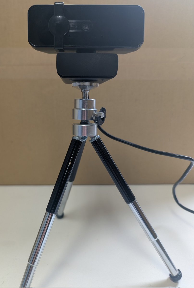 LumenJapan's tweet photo. ルーメン商品のご案内
プライバシーカバー付きWebカメラ
【LM-WEBCAM01】
  USB ウェブカメラ 200万画素

USB-Aに挿すだけの簡単接続！

三脚（別売り）に取り付けることで手元を映すことができ、カードゲームのリモート対戦など、遊びの幅が広がります！

https://t.co/DDwoLcFkV1 https://t.co/lLDHLa1LIZ