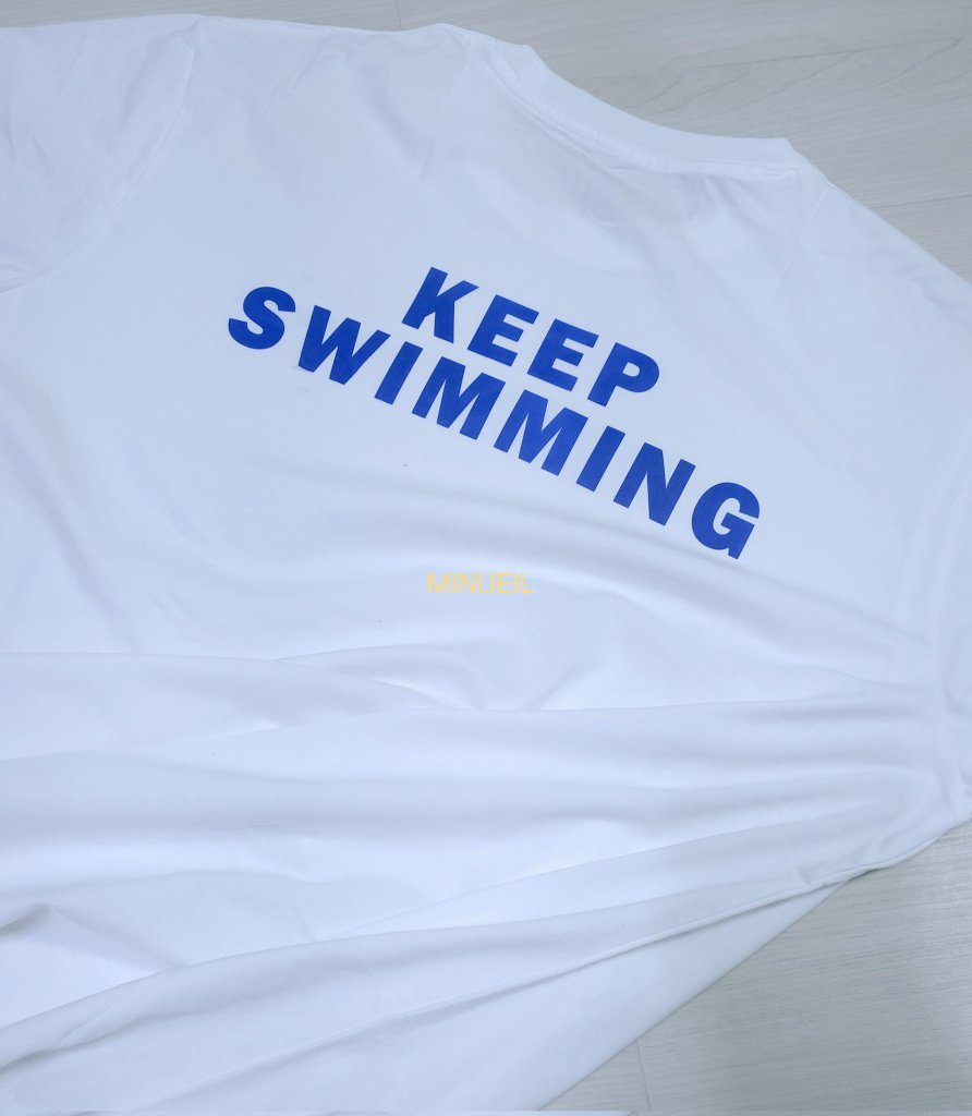 minijeil's tweet photo. ✨️집에서 만든 굿즈 나눔 ✨️

🩵 #KEEPSWIMING  전사지
     (원하는 옷이나 가방에 커스텀 가능)
🩵 #ARIRANG 로고타투
     (얼굴이나 팔등 원하는곳에)

✨️ #RT 또는 ♡ 한분께 이번주말 당발✨️ https://t.co/wlIIZJRGWK