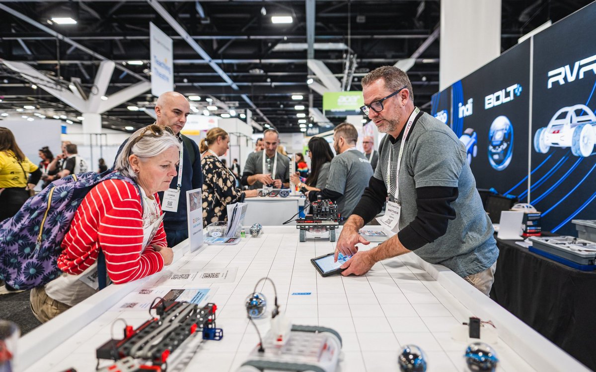 EDUtech_AU's tweet photo. The expo floor is packed with live, interactive tech setups built to tackle data privacy, STEM and campus admin.

Walk on down to the ICC Sydney floor before the afternoon rush! https://t.co/xpvgVVrpBq https://t.co/dzvJ0Ztoui