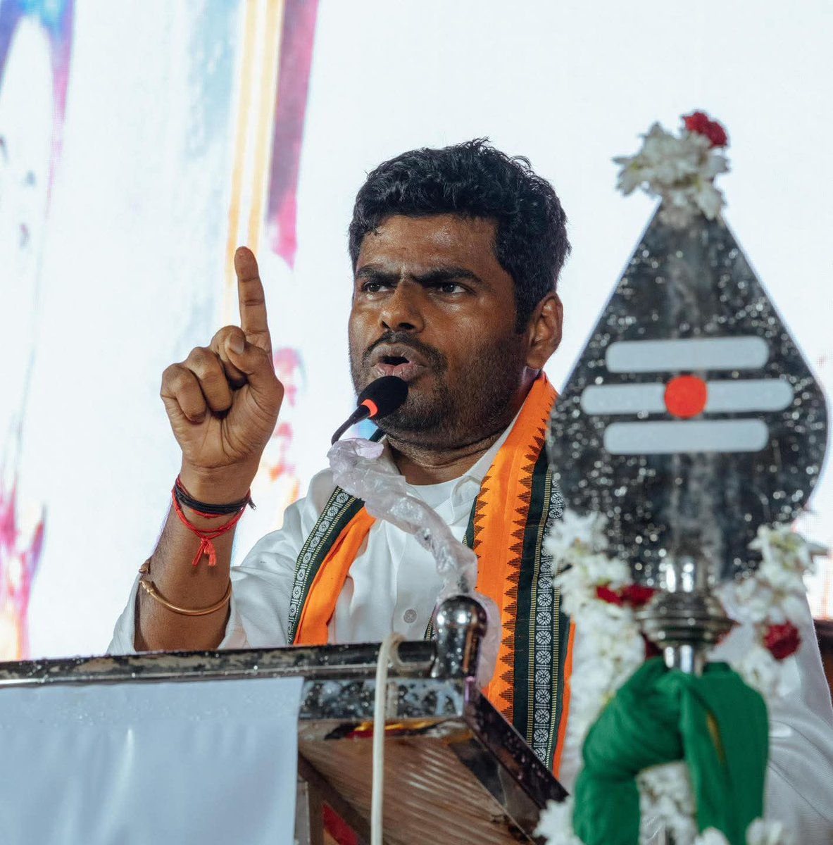 Reddy_7304's tweet photo. ಹುಟ್ಟು ಹಬ್ಬದ ಶುಭಾಶಯಗಳು ಅಣ್ಣ.... ನಿಮಗೆ ದೇವರ ಆಶೀರ್ವಾದ ಸದಾ ಕಾಲ ಇರಲಿ... ನಿಮಗೆ ಜೀವನದಲ್ಲಿ ಯಶಸ್ಸು ಸಿಗಲಿ ಎಂದು ನಾನು ಹೃತ್ಪೂರ್ವಕವಾಗಿ ಆರೈಸುತ್ತೇನೆ..... 
@annamalai_k https://t.co/sCg1ZUHfG1