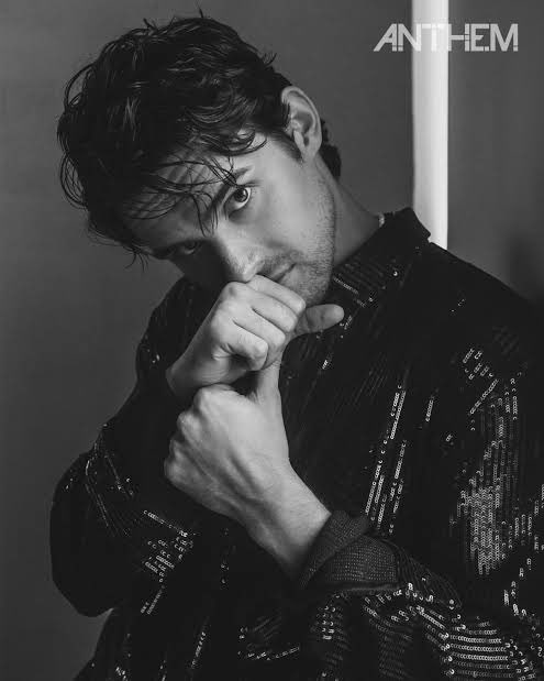 On3W1shWillow's tweet photo. need him more than air atp https://t.co/CpfQ7LweXK