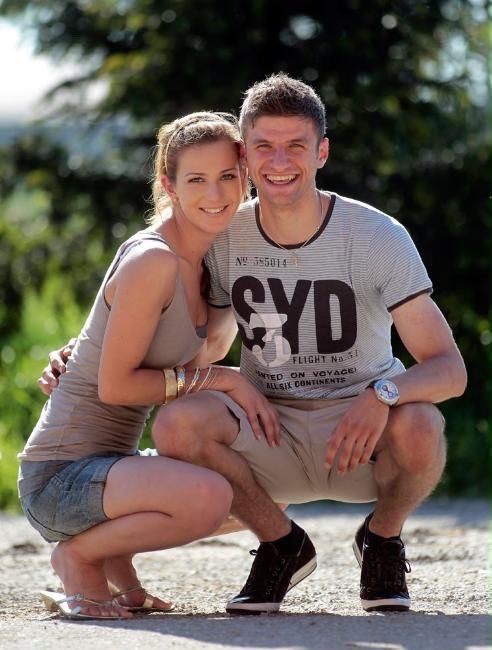 CIIASportsINT's tweet photo. After nearly 20 years, Thomas and Lisa Müller's relationship has come to an end. 💔

The couple started dating in 2007, when they were 18 years old, and got married in 2009. 

Rumors surfaced when Thomas moved to Vancouver alone last year. The reason for the divorce was not revealed.