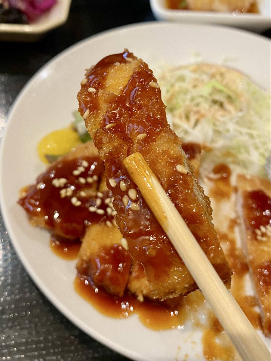 deathdious's tweet photo. おっひる〜🎶
 #おさんぽずまちゃん 
 #おさんぽてらちゃん 
 #咲蔵ランチ https://t.co/7FmAclJksh