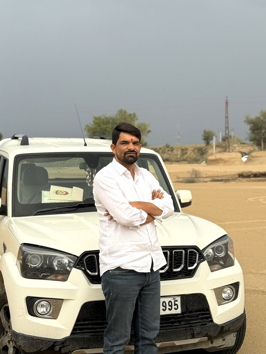 AaidanSwami's tweet photo. प्रदेश सचिव राजस्थान कांग्रेस, पूर्व जिला अध्यक्ष बीकानेर बड़े भाई आदरणीय श्री रामनिवास जी कूकना को जन्मदिन कि अनंत शुभकामनाएं एवं बधाइयां।

ईश्वर से आपके अच्छे स्वास्थ्य और दीर्घायु और उज्जवल भविष्य की प्रार्थना करता हूं।
@Ramniwaskukna @INCRajasthan
#RamniwasKukna https://t.co/OP2SkzLeyI
