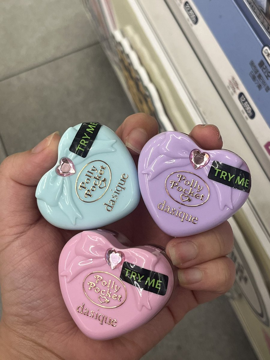 kxtore's tweet photo. 🧚🏼‍♀️🫟🪄 dasique x polly pocket ยังรับหิ้วอยู่นะค้าบบบ 🧜🏼‍♀️🍈ของจริงน่ารักทุกชิ้น! พาเลตน่ารักน่าเก็บมากก https://t.co/I8iBRk6uYE