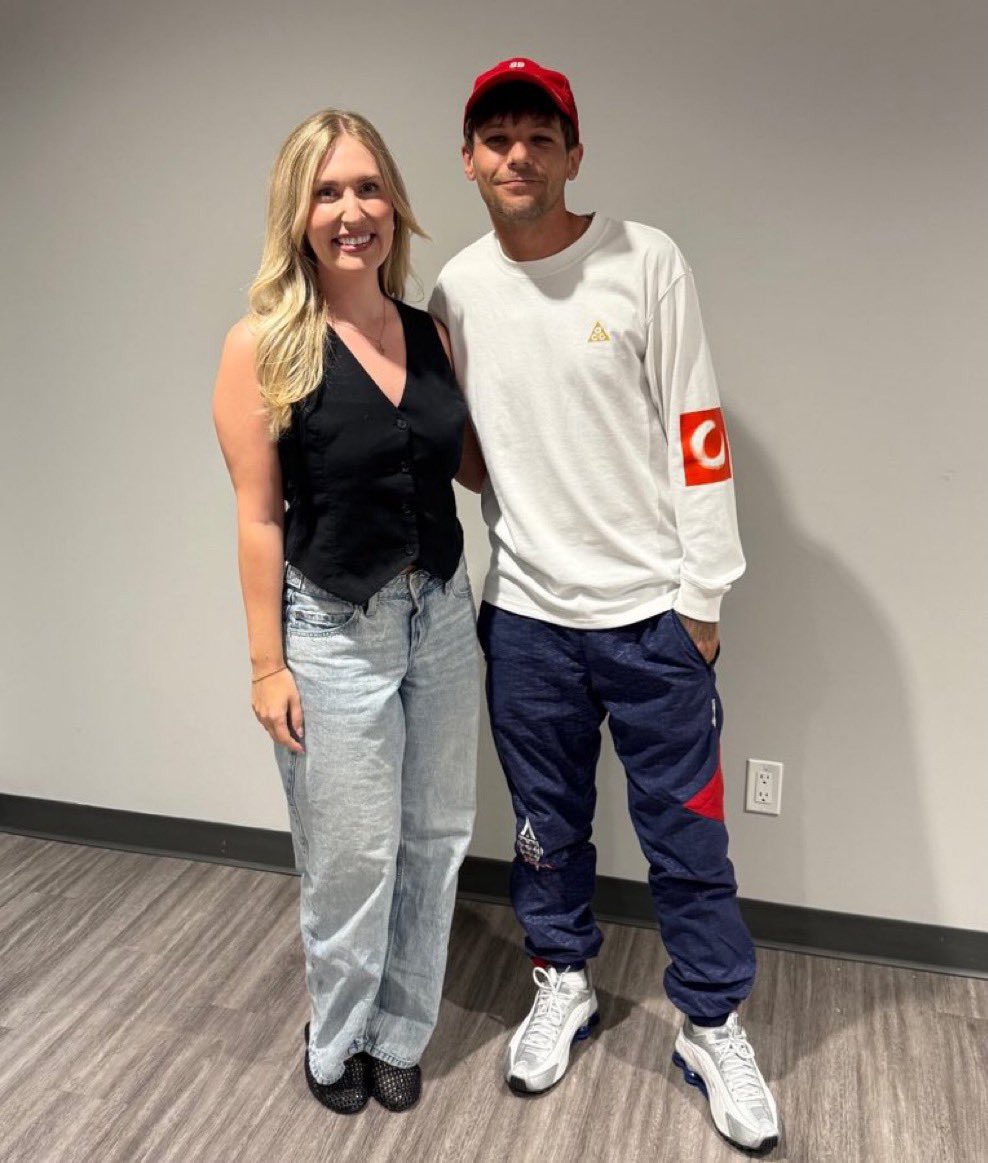 LouisWT91World's tweet photo. 📸| Louis Tomlinson in the backstage! #HDWGHWTVancouver https://t.co/JfxDWGEQEL