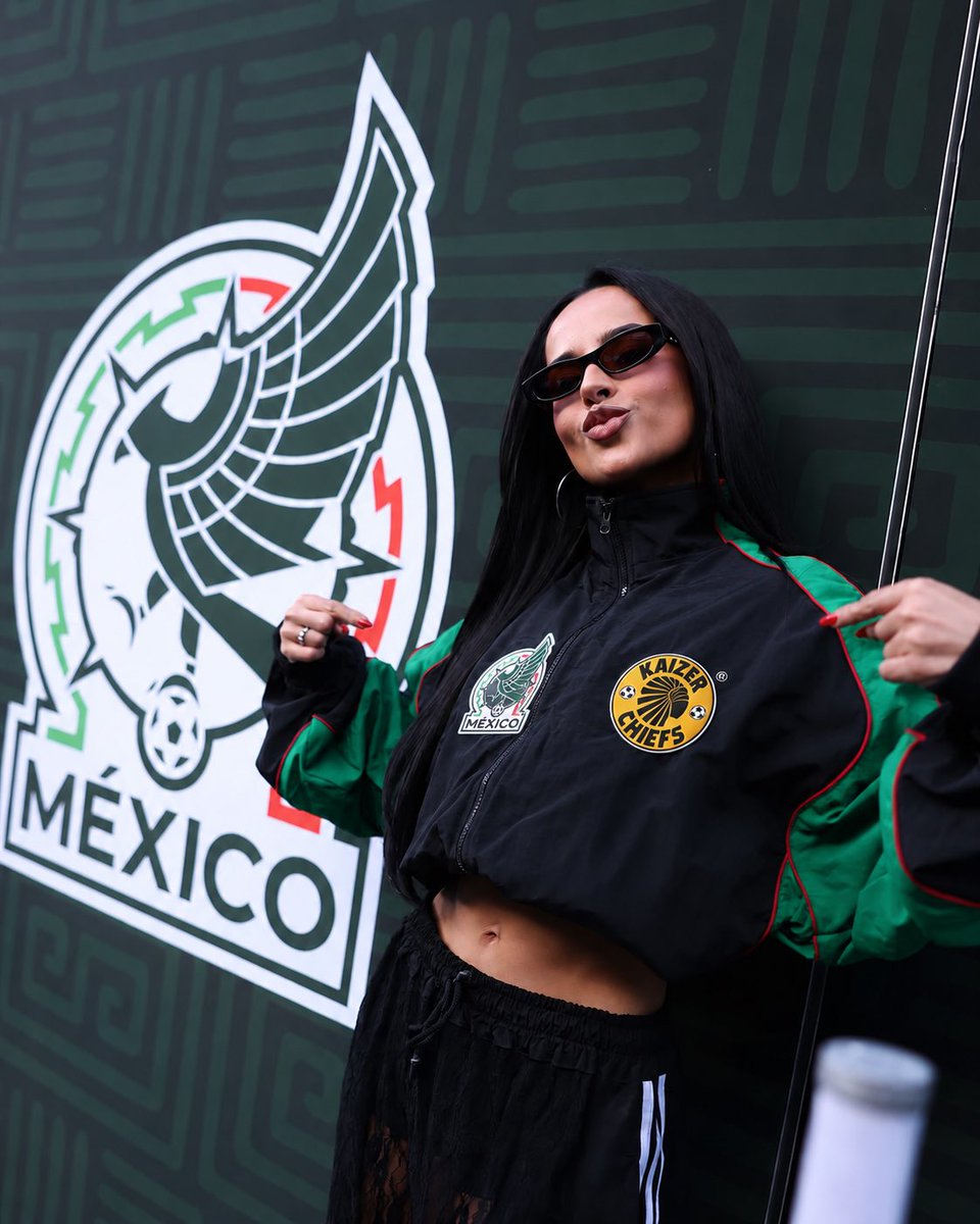 iTouchCandi's tweet photo. The message has officially landed in Mexico, Makhosi! 🇲🇽✈️😂 https://t.co/raOcaDO9LT
