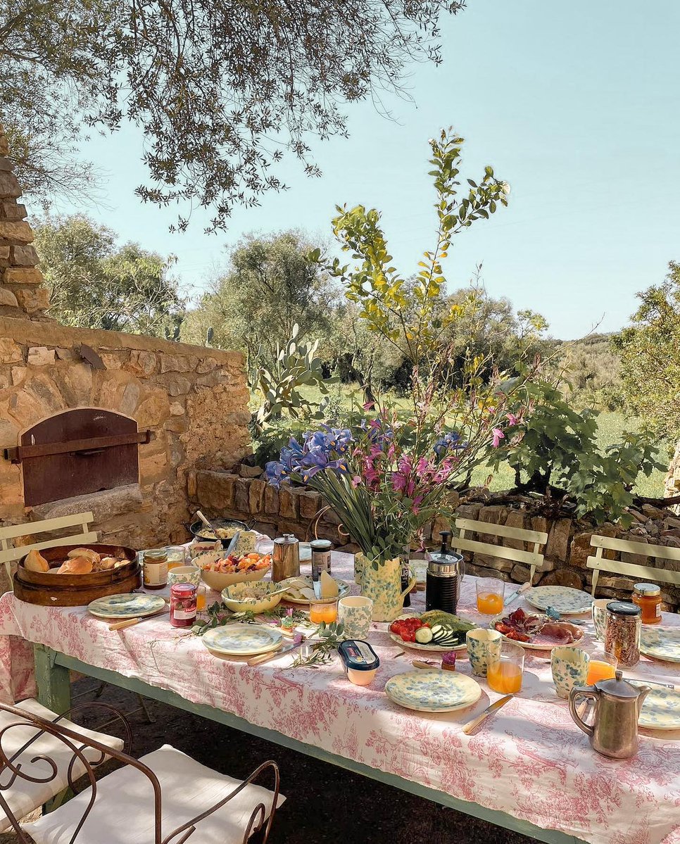 DelightMoments_'s tweet photo. long lunches in Mallorca https://t.co/EH910nld08