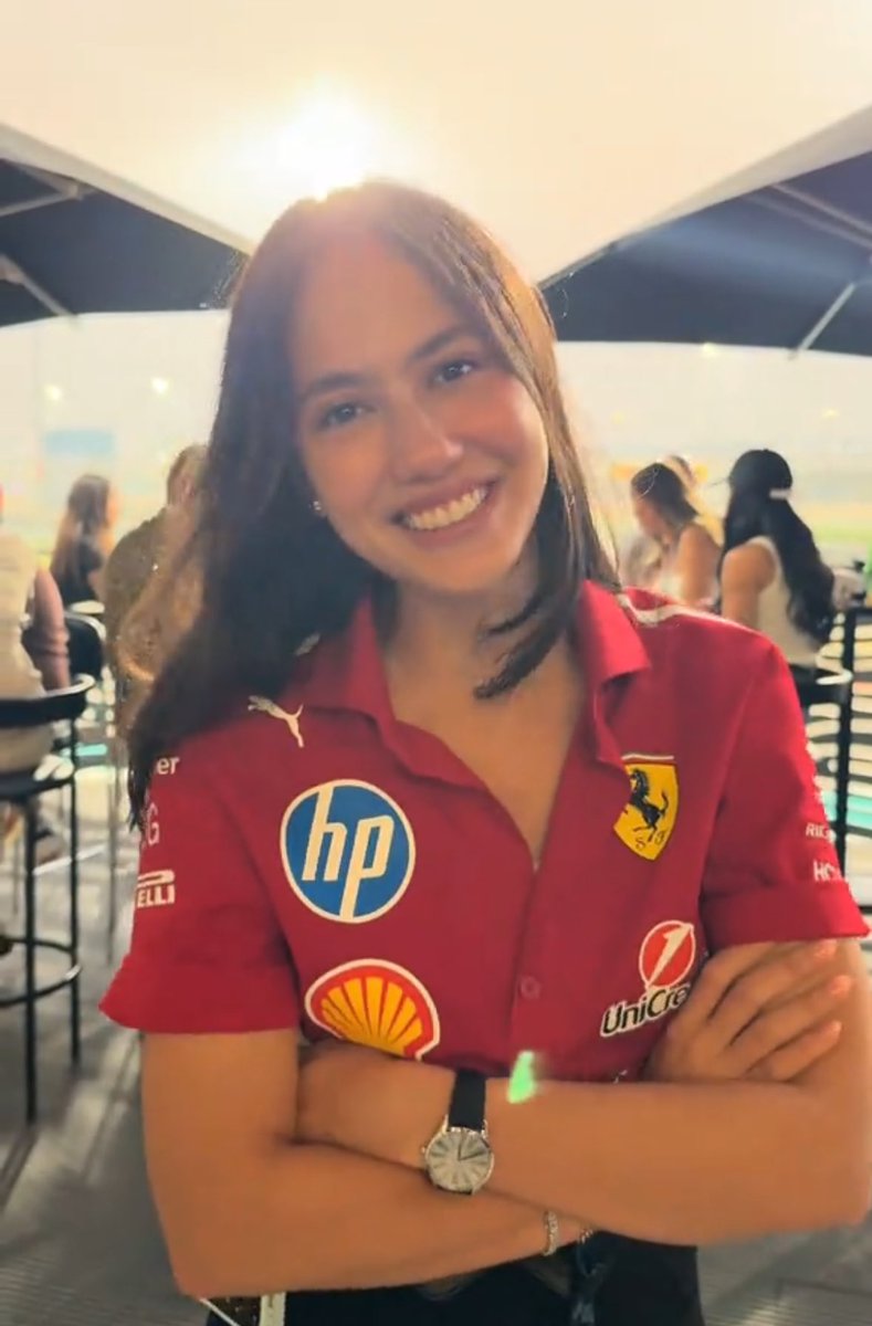 insidefolkative's tweet photo. Baru tau ternyata Pevita Pearce itu seorang tifosi (fans Scuderia Ferrari di ajang F1). https://t.co/i5oDRtUxup