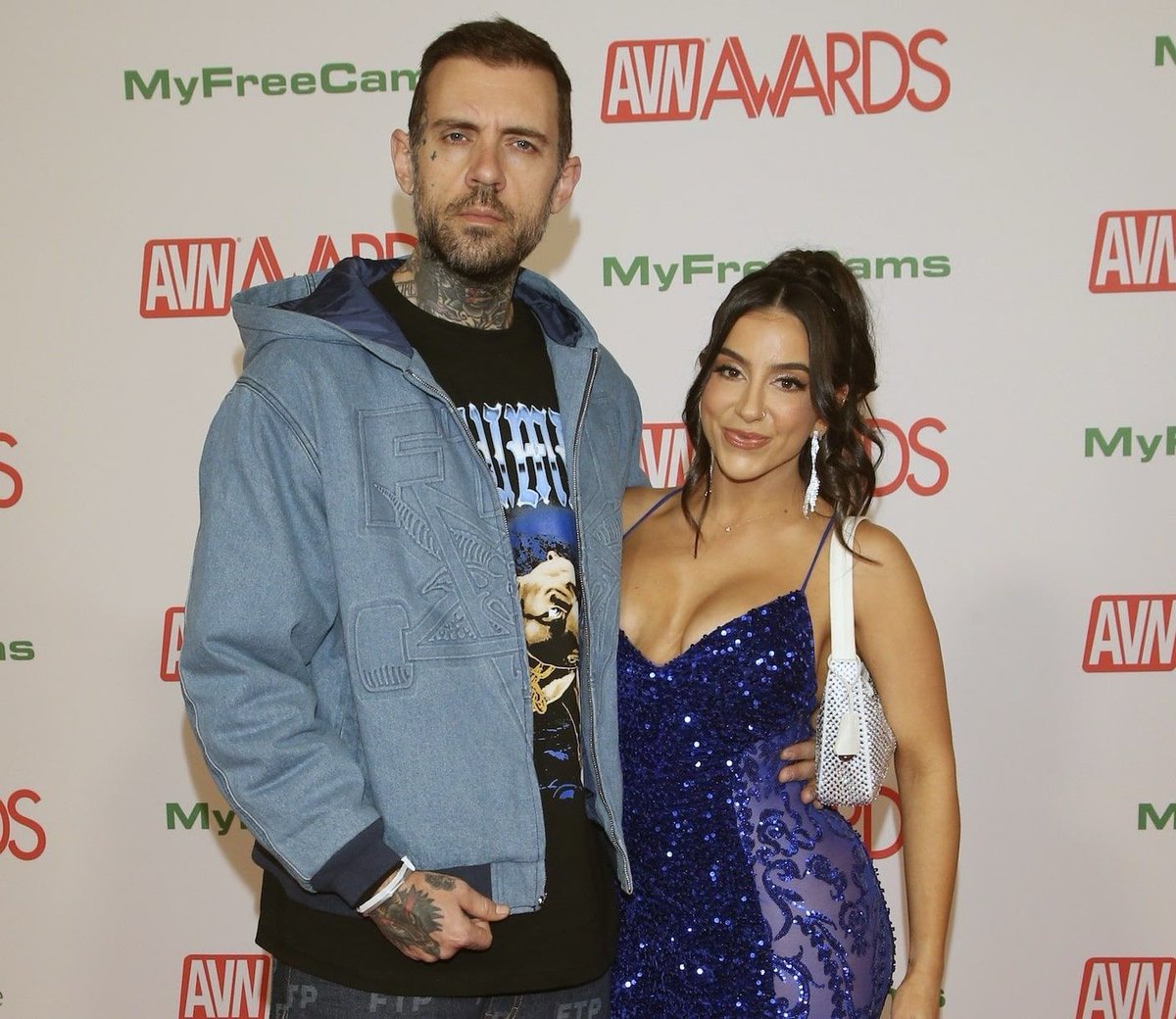 Shadaya_Knight's tweet photo. Word is Lena The Plug has filed for divorce from Adam22

In the documents she says she wants half of his money, his studio and custody of their child. By the way why do such people even have kids

But if we're being honest, everyone who knows this couple, you wouldn't be suprised if these is a rouse to just get attention/views. What would stop a man who lets his wife be fvcked by other men in front of camera, stoop even this low?

But should it be that it's real, Lena would have won, she would have really played Adam22 dumb ass. Make him a cuck, embarrass him to the whole world, dump him and take his money