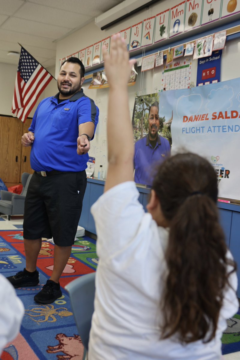 heallafdn's tweet photo. Next up from Heal LA’s Third Annual Career Day is Daniel Saldana!

A Flight Attendant for @SouthwestAir, Daniel shared his career journey and experiences in the airline industry with our students. ✈️

Thank you for inspiring the next generation! https://t.co/gP6UrjnJgw