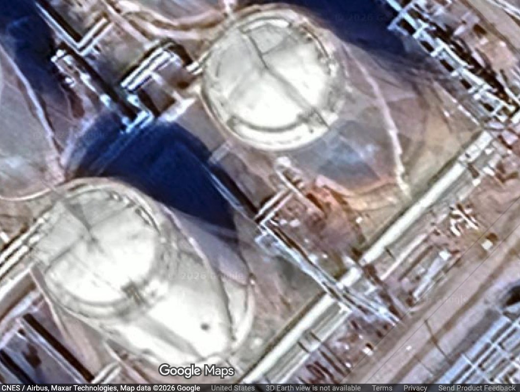 jprowell's tweet photo. @kakkamax All of the large tanks are fairly well protected by anti-drone netting. Ukraine may need to use  larger drones or a swarm to penetrate them. https://t.co/bGjyfRplvQ