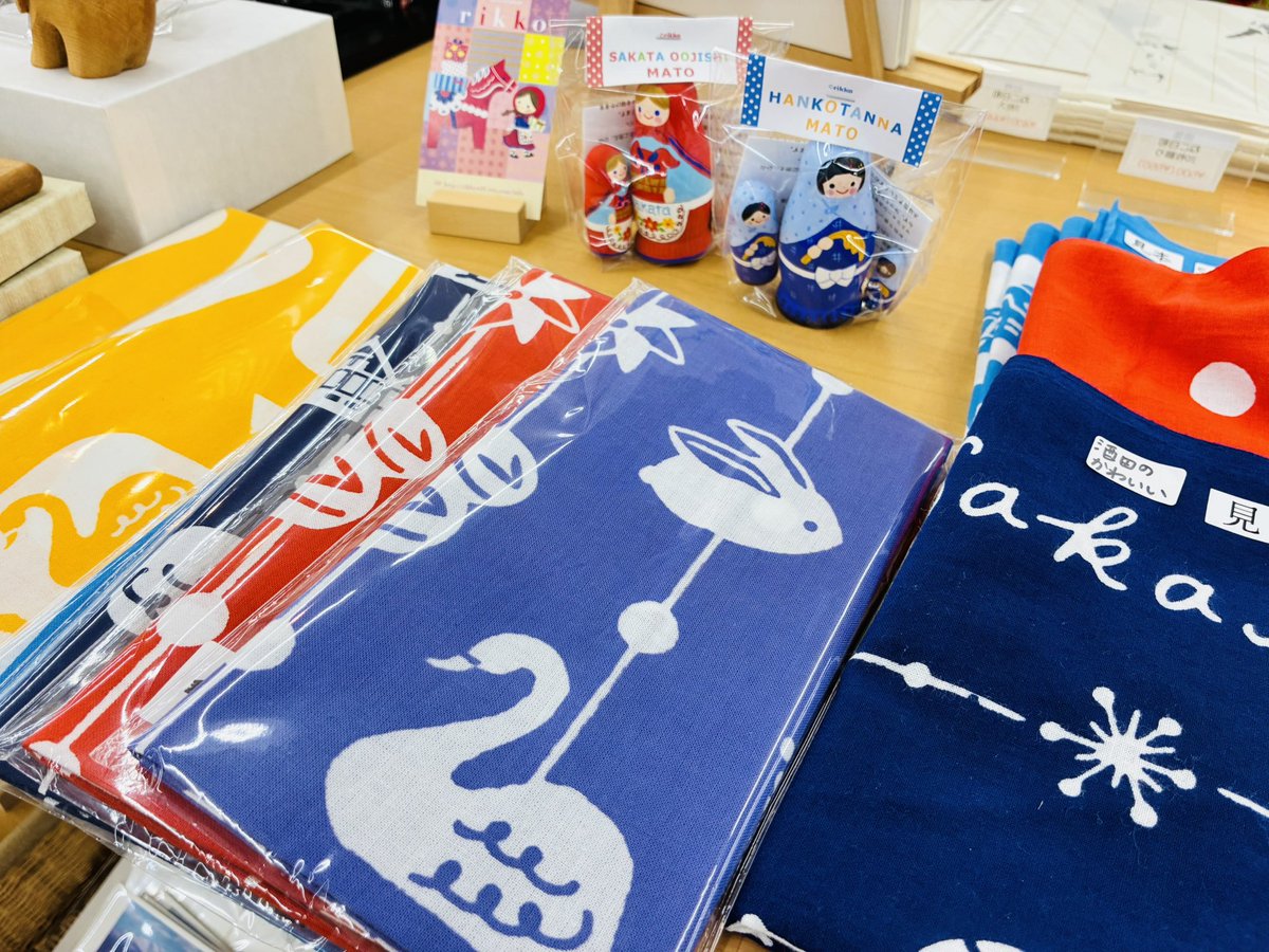 rikko_'s tweet photo. 酒田市亀ヶ崎にある「 #書の庵  」にてrikko商品の販売がスタート😊

大好きな地元イラストレーターの #ayame さん、モノクロアートの　#勘林希衣 さんのグッズも✨

以前、酒田市美術館で行われた「 #池袋モンパルナス 展」でのrikkoデザイン ミュージアムグッズもあります！

ぜひお越し下さい☆ https://t.co/9cGmtJ56Rr