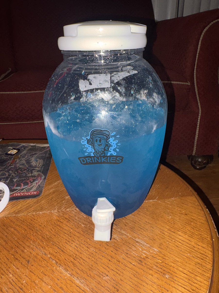 MLGQUIXKSCOPER's tweet photo. alcohol prepare to get inside of me RN https://t.co/F08jfVhzX3