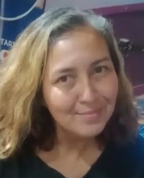 desaparecidaorg's tweet photo. Yanina Francisca Itati Miranda tiene 41 años, desapareció el 1/6/26 en el barrio Nuevo, Corrientes capital. Estatura 1,63. Vestía remera blanca y pantalón jean azul. Se hizo la denuncia. Por favor compartir y avisar #Urgente al☎️3794-712714, 101 o 911 

#Corrientes https://t.co/63qtYh0TIS