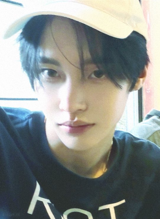 taego7w's tweet photo. 뭔가 사람이 여자들이 좋아하는것만 다때려넣은것같고 몇세대가지나도 이런놈은 두고두고 회자될것같다는생각을함..... https://t.co/u0utXQg0yt