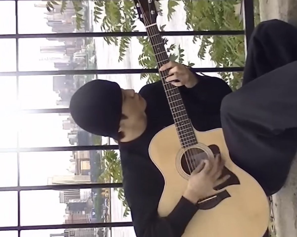 sskngntuk's tweet photo. “since my trainee days maybe even before that i’ve always had a dream in my heart. i wanted to walk around busking on the streets with just an acoustic guitar” — Mark Lee

😭😭😭😭 https://t.co/MQy5DVIAgF