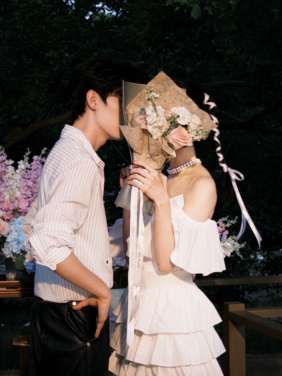 abeksaa's tweet photo. MAMI PAPI 😍

#AshesToCrown
#ChenDuling #ZhouYiran https://t.co/AIP5907tdS
