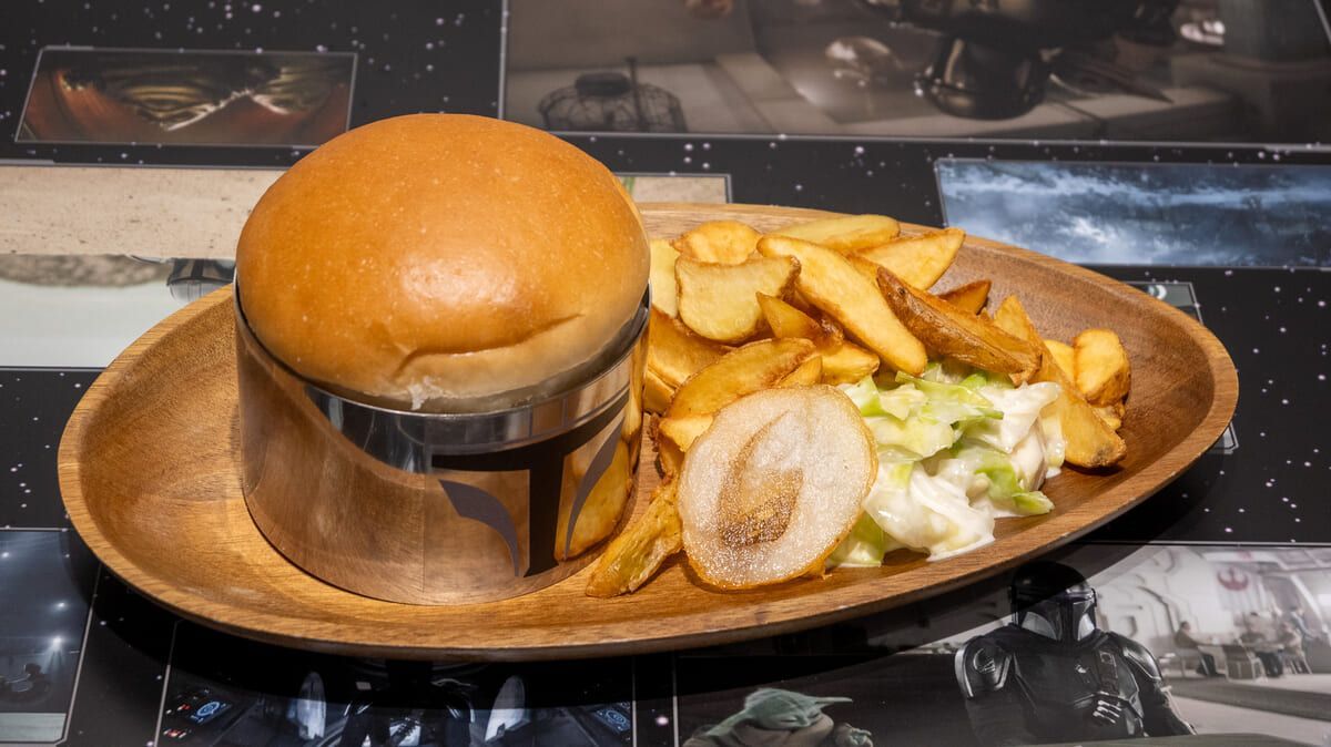 DtimesDrama's tweet photo. 映画『 #スターウォーズ ／ #マンダロリアンアンドグローグー 』のスペシャルカフェ！
「STAR WARS」CAFE : Galactic Diner
本日6月4日より東京会場スタート☆
詳細→https://t.co/Z1zkumr32f https://t.co/k0WZWYy7Cq