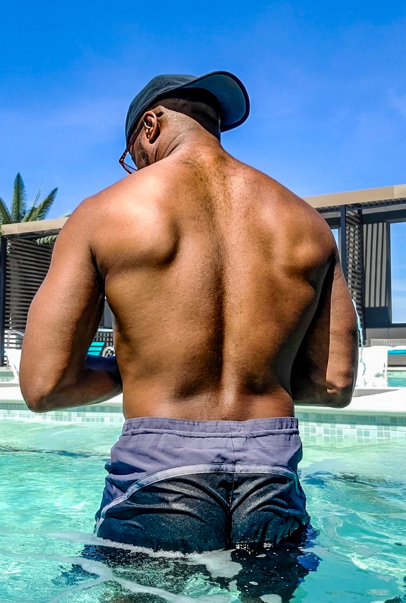 DonGotta's tweet photo. #foryoupage #vibes #SummerReady #fitness #builtdifferent #pool #sunshine #motivation https://t.co/WPld5Bzh2y