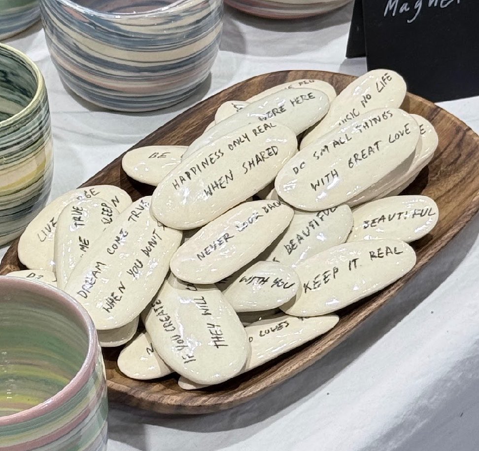nchdaq's tweet photo. magnet น่ารักมาก ‘do small things with great love’ โดนชั้นพากลับบ้านเรียบร้อย 💌 https://t.co/QCnxgJNhlq