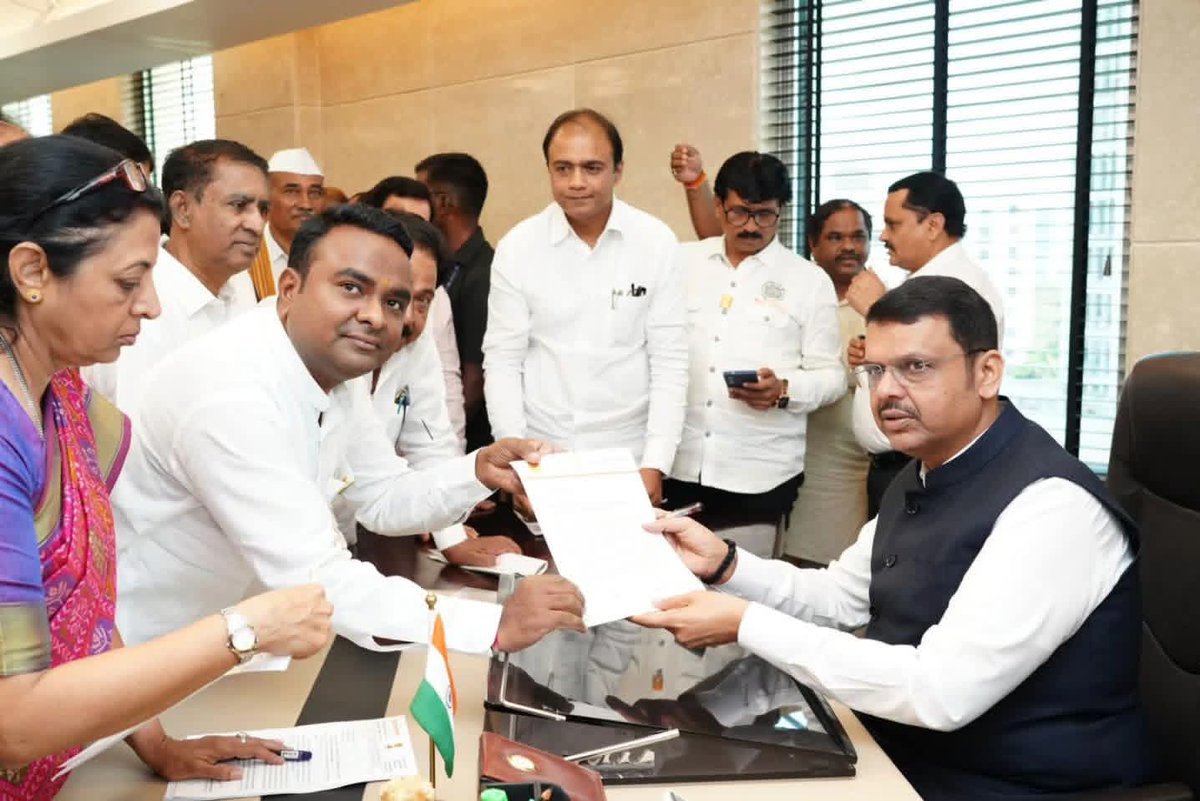 KalekarLacky's tweet photo. @JAntapurkar https://t.co/Gry0NeF5Di