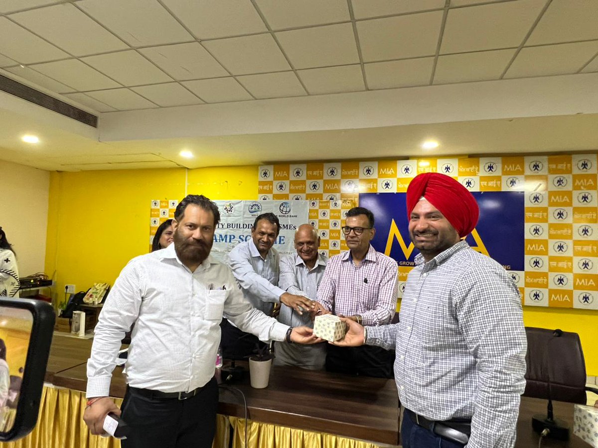 Ranjitpalpunjab's tweet photo. ਮੋਹਾਲੀ ਇੰਡਸਟਰੀਅਲ ਐਸੋਸੀਏਸ਼ਨ (MIA) ਵਿੱਚ MSME ਉਦਯੋਗਾਂ ਦੀ ਤਰੱਕੀ ਅਤੇ ਸਸ਼ਕਤੀਕਰਨ ਲਈ ਆਯੋਜਿਤ RAMP Scheme ਸਮਾਗਮ ਵਿੱਚ ਸ਼ਮੂਲੀਅਤ ਕਰਕੇ ਨਵੀਆਂ ਜਾਣਕਾਰੀਆਂ, ਤਜਰਬਿਆਂ ਅਤੇ ਵਿਚਾਰਾਂ ਨੂੰ ਸਾਂਝਾ ਕਰਨ ਦਾ ਮੌਕਾ ਮਿਲਿਆ।

#MSMEDevelopment #BusinessGrowth #Entrepreneurship #CapacityBuilding #ranjitpalsinghpunjab https://t.co/v2QkiqtaXT