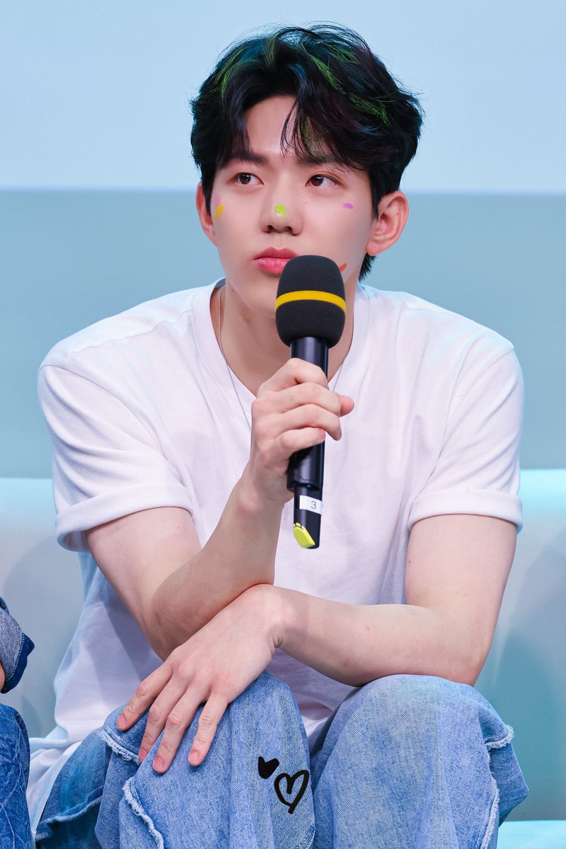 dwoonycore's tweet photo. 쌍꺼풀 찐하게 생긴 짝눈이 도운이 땡김 https://t.co/3Nz6B21t16