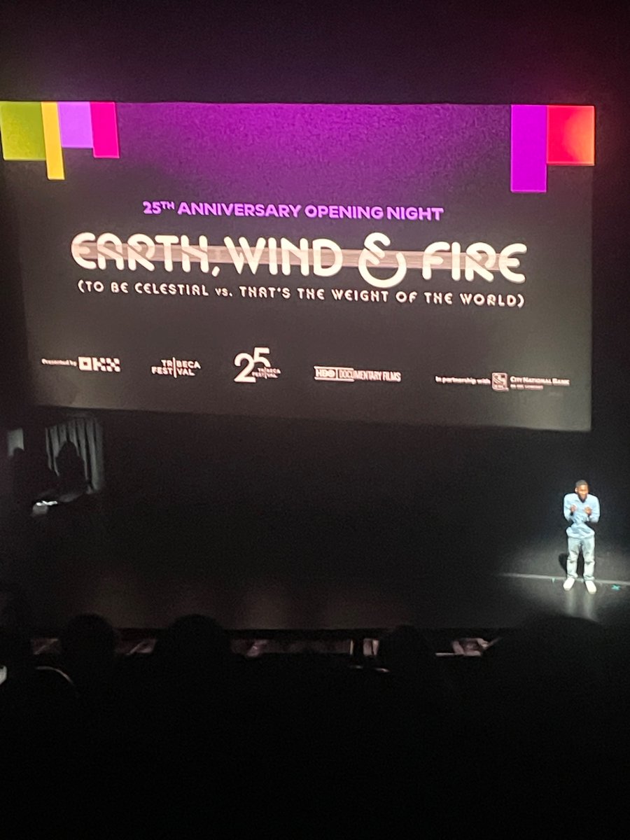BIGRosieBK's tweet photo. #TribecaFilmFestival
#EarthWind&Fire
#NYC
#Knicksin4 🧡💙🏀
#Aboutlastnight https://t.co/p8xmknC5AL