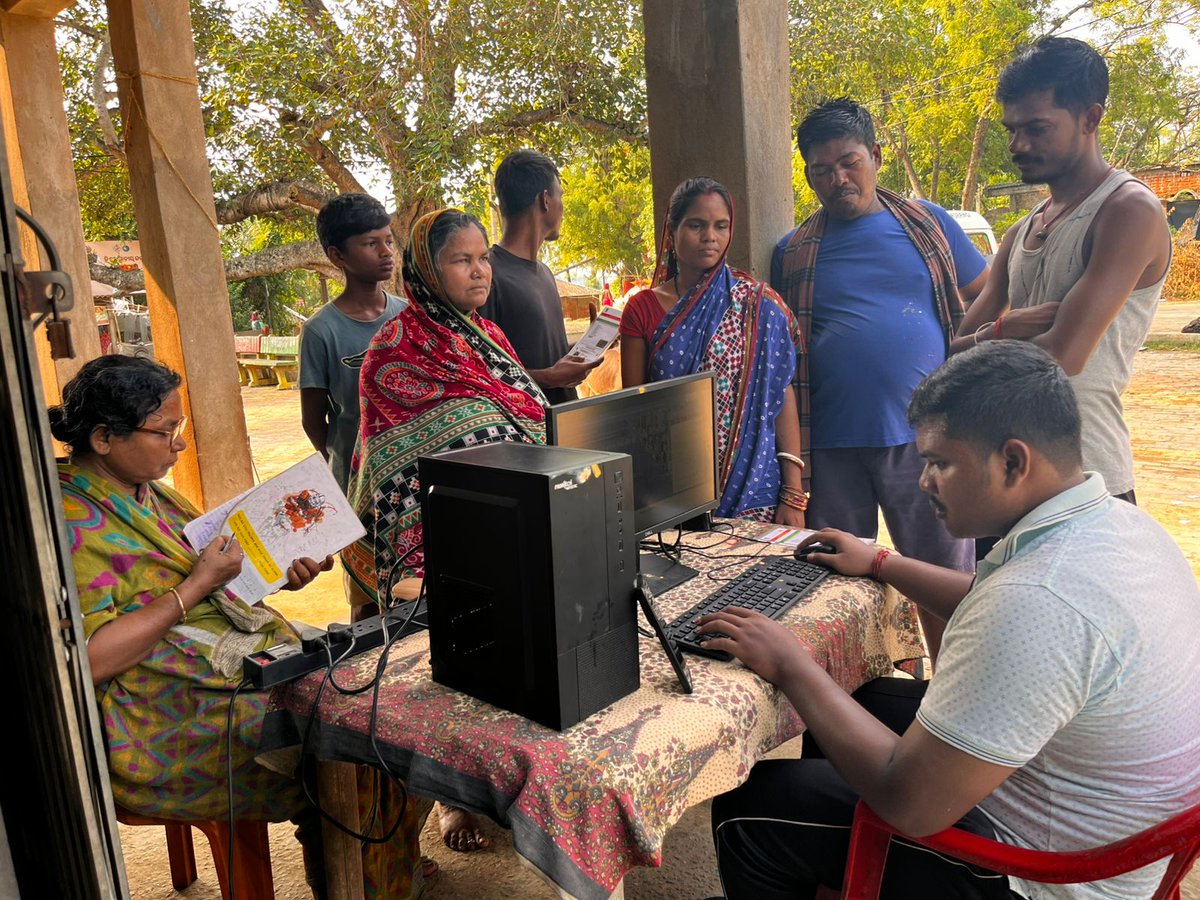 BasudevpurM's tweet photo. Scheme linkage under SAHAJOG is going on in different wards of Basudevpur Municipality. https://t.co/vHFVwmDUct