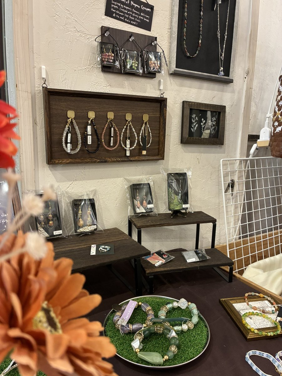 売店からハンドメイドアクセサリーをご紹介✨ 手作りの温もりを感じる