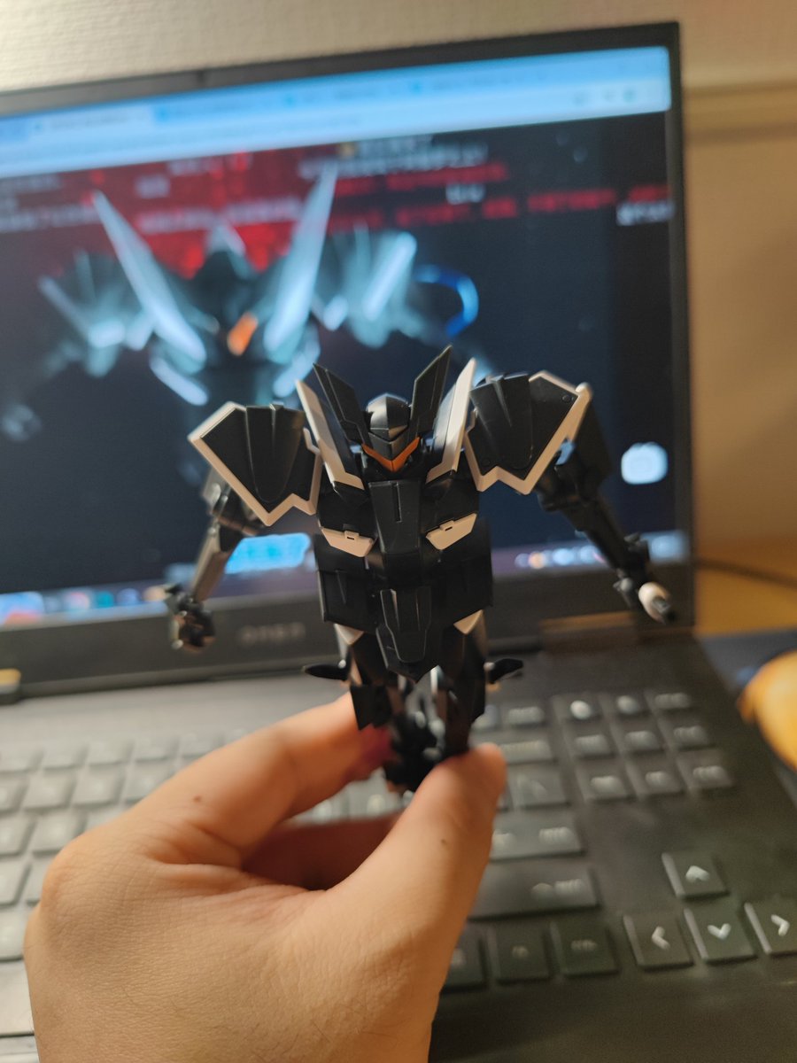 Tudou_0v0's tweet photo. 会いたかった……会いたかったぞ、ガンダム！

君の圧倒的な性能に、私は心奪われた… この気持ち…まさしく愛だ！ https://t.co/QmoLSDwjM1