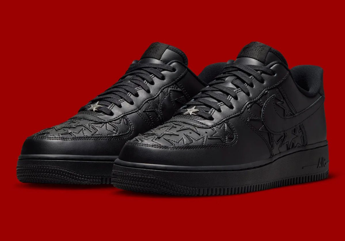 2WildDaily's tweet photo. Nike Air Force 1 Low "Stars" surfaces in black, and the white star hits do all the talking. Simple concept, strong execution. https://t.co/HHA97x4sMd