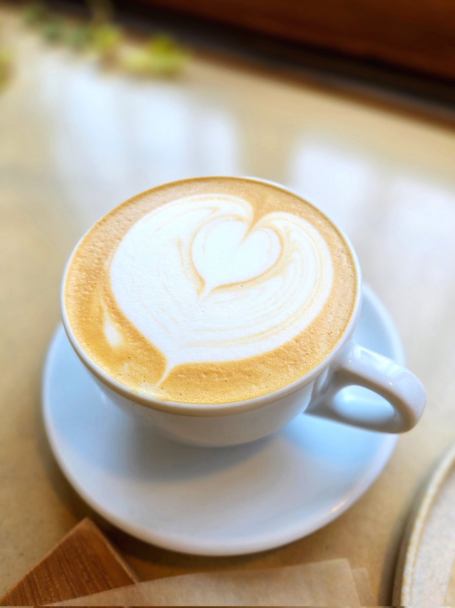 maosuke25's tweet photo. カフェ☕🥐☺ https://t.co/NBzbzBz1NM