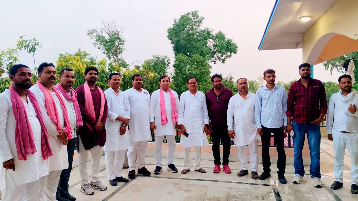aneesrajasp's tweet photo. सुलतानपुर में #कादीपुर_विधानसभा क्षेत्र में कैडर के नौजवान साथियों के साथ।
#Sultanpur #KadipurAssembly #YouthCadre #CadreMeeting #YouthLeadership #PublicIssues #GrassrootsWork
@yadavakhilesh @samajwadiparty https://t.co/nMOV4J0CSQ
